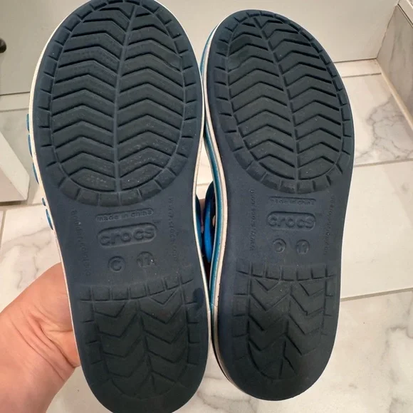 Crocs Boys Toddler Blue Sandals 11 - Picture 3 of 3